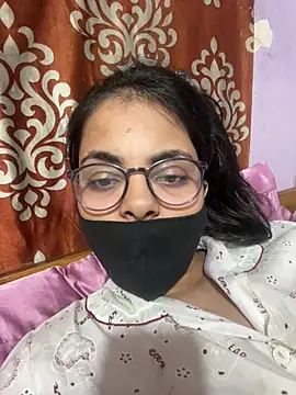 Snapshot of Sandhya_77 chatting on 04-25-26, 01:41 Sandhya 77 online show from 04-25-26, 01:41