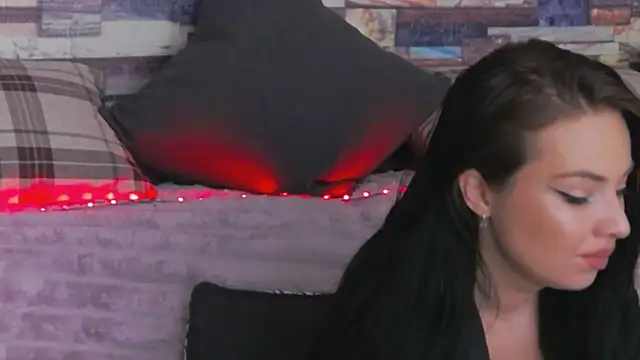 GrayLunna online show from 10-06-25, 05:41