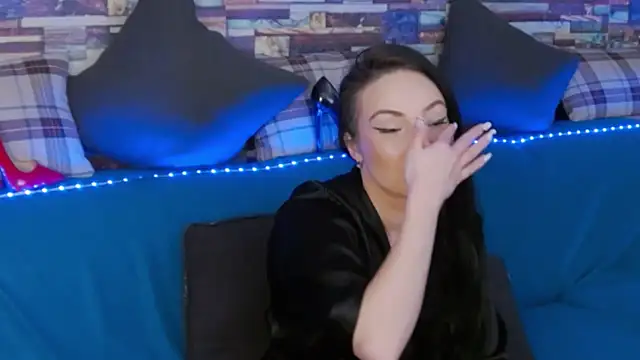 GrayLunna online show from 02-15-26, 06:03