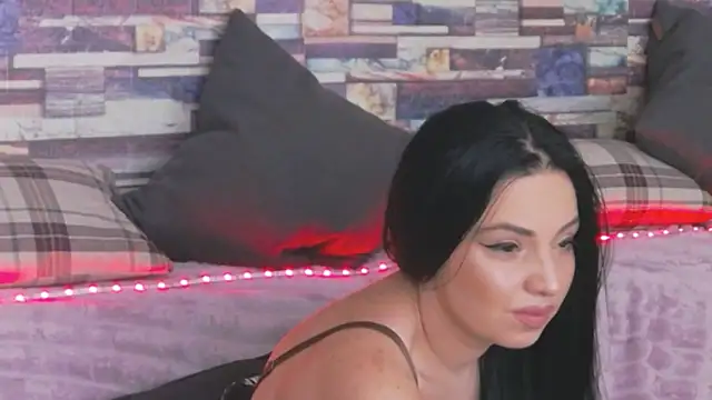 GrayLunna online show from 10-26-25, 06:03