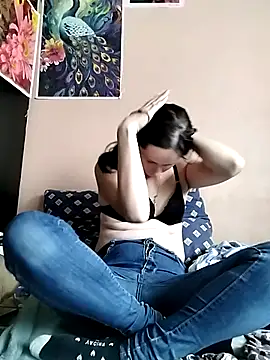 Snapshot of HardCouple33 chatting on 06-17-26, 06:46 HardCouple33 online show from 06-17-26, 06:46