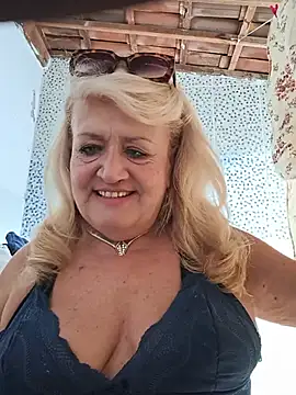 Snapshot of Belladama61 chatting on 07-19-26, 10:23 Belladama61 online show from 07-19-26, 10:23