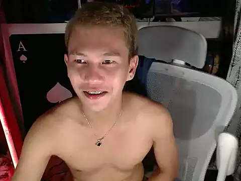 Snapshot of RalfAsian25 chatting on 04-05-26, 10:55 RalfAsian25 online show from 04-05-26, 10:55