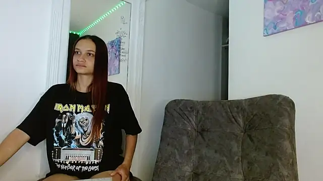 Snapshot of reina_reina chatting on 02-11-26, 05:40 reina reina online show from 02-11-26, 05:40