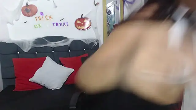 SamantaSweett  online show from 10-25-25, 12:50