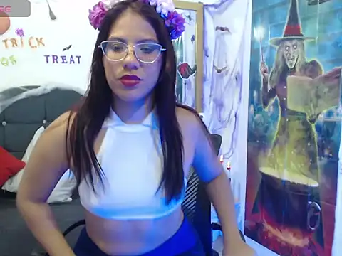 SamantaSweett  online show from 10-11-25, 01:45