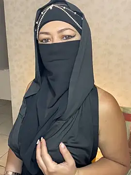 Amyraa  online show from 09-08-25, 02:16