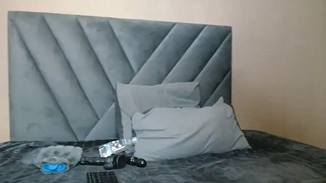 ThickTemptress18 online show from 06-18-26, 03:39