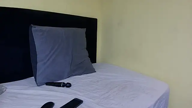 ThickTemptress18 online show from 11-06-25, 08:40