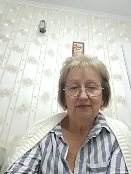 Snapshot of AlikaSwan5821 chatting on 11-14-25, 08:45 AlikaSwan5821 online show from 11-14-25, 08:45