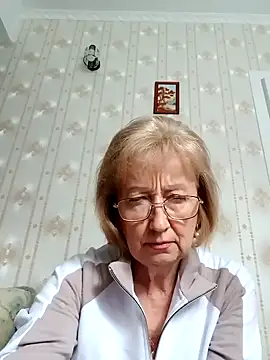 Snapshot of AlikaSwan5821 chatting on 10-06-25, 01:34 AlikaSwan5821 online show from 10-06-25, 01:34