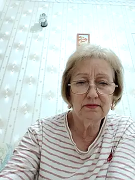 Snapshot of AlikaSwan5821 chatting on 11-11-25, 08:36 AlikaSwan5821 online show from 11-11-25, 08:36