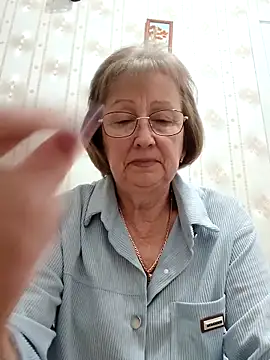 Snapshot of AlikaSwan5821 chatting on 02-18-26, 08:27 AlikaSwan5821 online show from 02-18-26, 08:27