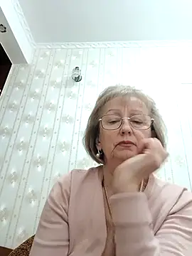 Snapshot of AlikaSwan5821 chatting on 10-19-25, 02:09 AlikaSwan5821 online show from 10-19-25, 02:09