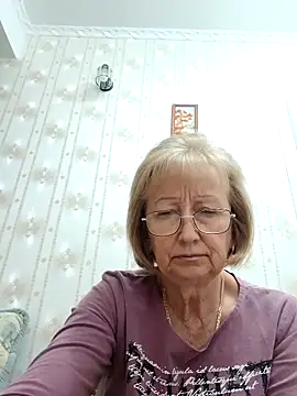 Snapshot of AlikaSwan5821 chatting on 10-08-25, 01:23 AlikaSwan5821 online show from 10-08-25, 01:23