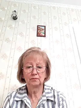 Snapshot of AlikaSwan5821 chatting on 10-05-25, 01:24 AlikaSwan5821 online show from 10-05-25, 01:24