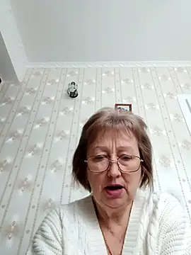 Snapshot of AlikaSwan5821 chatting on 02-06-26, 01:18 AlikaSwan5821 online show from 02-06-26, 01:18