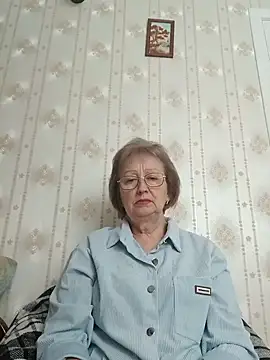 Snapshot of AlikaSwan5821 chatting on 02-12-26, 01:00 AlikaSwan5821 online show from 02-12-26, 01:00