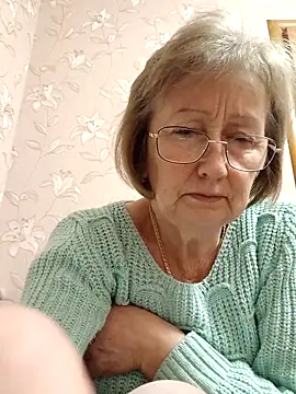 Snapshot of AlikaSwan5821 chatting on 02-25-26, 01:44 AlikaSwan5821 online show from 02-25-26, 01:44