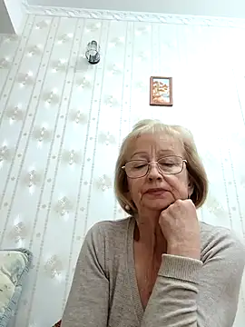 Snapshot of AlikaSwan5821 chatting on 09-30-25, 07:42 AlikaSwan5821 online show from 09-30-25, 07:42