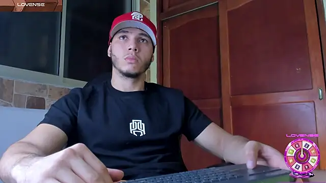 max valiant1 online show from 12-18-25, 04:17