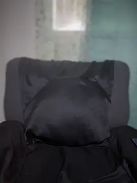  foreigntitts online show from 10-27-25, 08:21