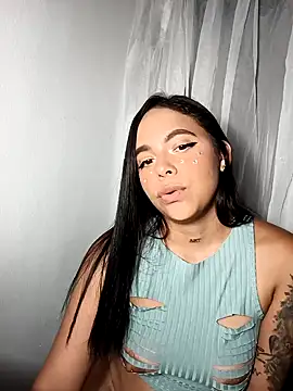 Snapshot of linda698049 chatting on 10-04-25, 04:14 linda698049 online show from 10-04-25, 04:14