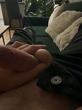 Snapshot of cumshot_foryou chatting on 07-16-26, 10:29 cumshot foryou online show from 07-16-26, 10:29