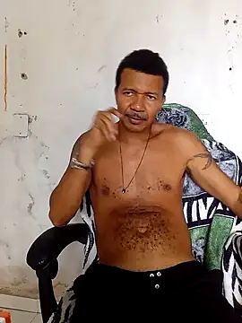 Snapshot of moreno25centimetro chatting on 04-19-26, 06:21 moreno25centimetro online show from 04-19-26, 06:21