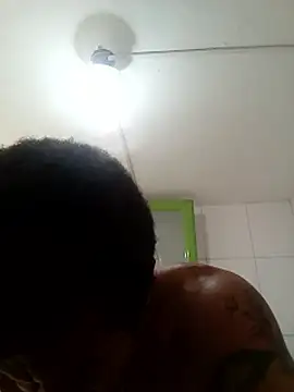 moreno25centimetro online show from 12-15-25, 02:45