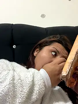 naomy26 online show from 10-18-25, 04:14
