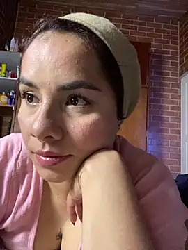Snapshot of alejandra_prk26 chatting on 10-10-25, 02:45 alejandra prk26 online show from 10-10-25, 02:45