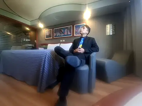 Molly Erik online show from 11-14-25, 07:17