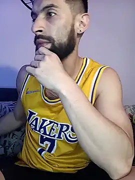 Enzo-wolf33 online show from 10-16-25, 06:43