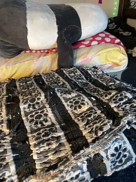 Snapshot of Fresi_blonde chatting on 02-20-26, 07:21 Fresi blonde online show from 02-20-26, 07:21