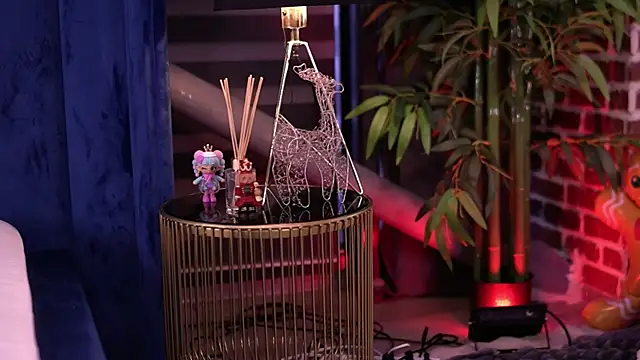 MillaSerene online show from 12-22-25, 06:24