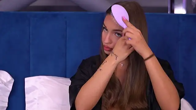 MillaSerene online show from 10-24-25, 04:33