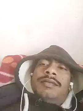 Snapshot of sexy_boy_47 chatting on 11-12-25, 07:23 sexy boy 47 online show from 11-12-25, 07:23