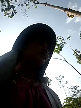 Heulwen-22 online show from 10-19-25, 02:14