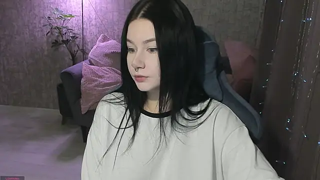 Snapshot of AlinaGreeeen chatting on 09-30-25, 02:28 AlinaGreeeen online show from 09-30-25, 02:28