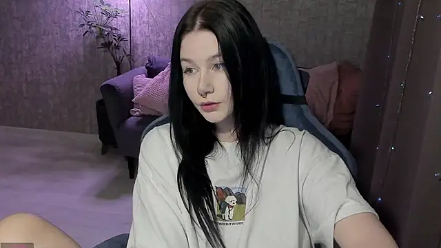 Snapshot of AlinaGreeeen chatting on 10-23-25, 11:31 AlinaGreeeen online show from 10-23-25, 11:31
