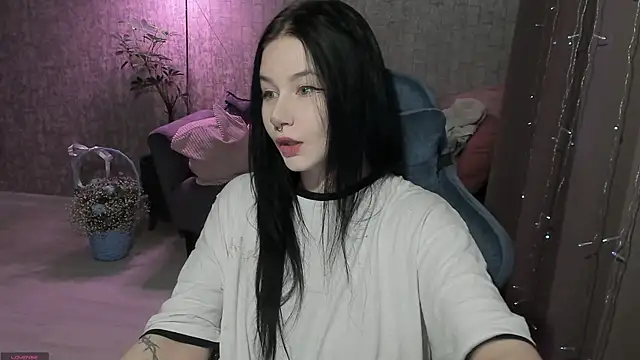 Snapshot of AlinaGreeeen chatting on 10-09-25, 05:52 AlinaGreeeen online show from 10-09-25, 05:52