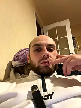 LuckyGirlfriends online show from 11-04-25, 06:22