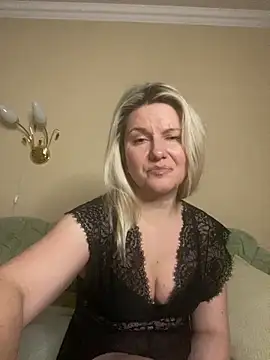 AliceSwan4011 online show from 02-09-26, 03:54