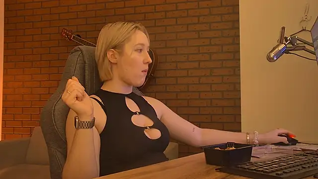 CinBellamy online show from 02-15-26, 04:46