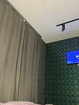 FavoriteKira online show from 10-08-25, 05:13