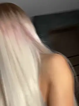 FavoriteKira online show from 10-11-25, 04:30