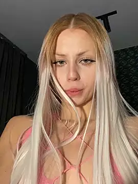 FavoriteKira online show from 10-12-25, 04:19