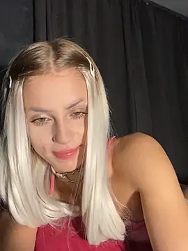 FavoriteKira online show from 09-08-25, 04:39