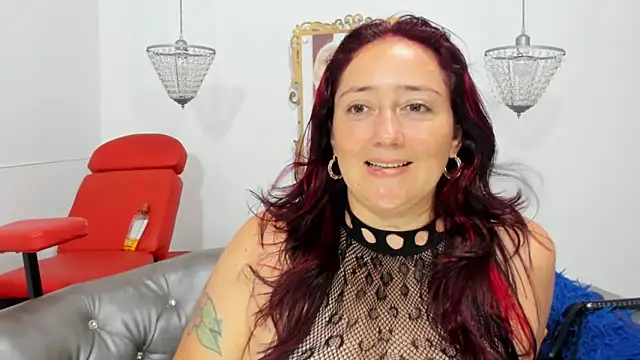 Snapshot of naughty_milf_esmeralda chatting on 05-15-26, 02:37 naughty milf esmeralda online show from 05-15-26, 02:37